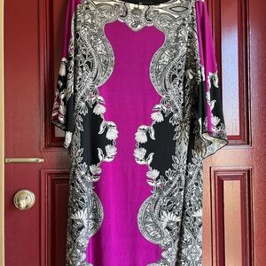 Valerie Bertinelli Black and White Paisley Top